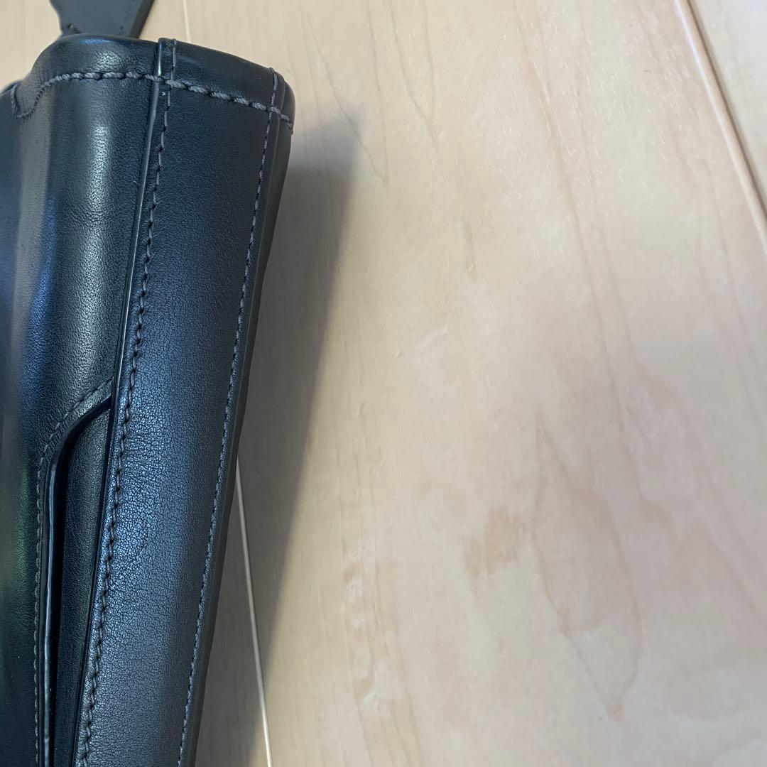 TUMI ブラック レザービジネスバッグ