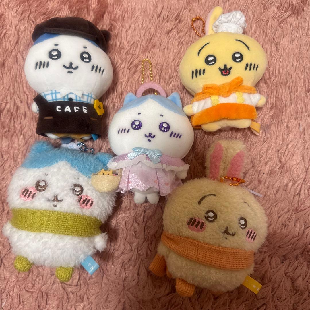 ちいかわ ハチワレ うさぎ マスコット カフェ　冬の装い　マフラー　コック　天使