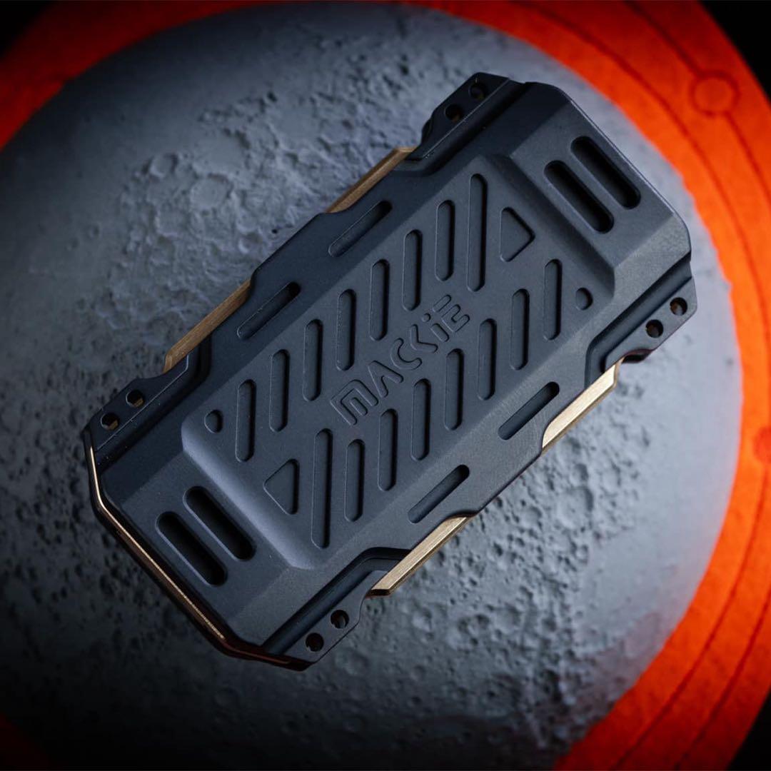 Mackie Cp2 Zirconium/Brassフィジェットトイ　スライダー