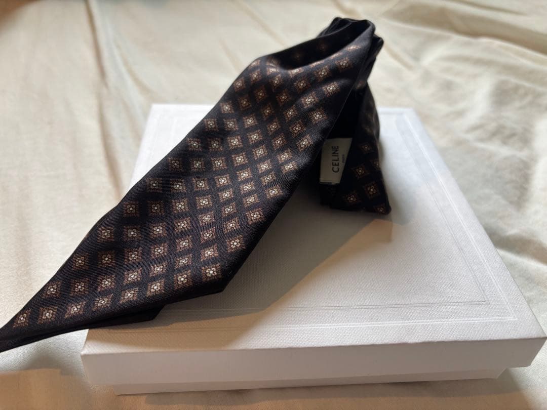 セリーヌ　23aw ラヴァリエール　クラヴァット