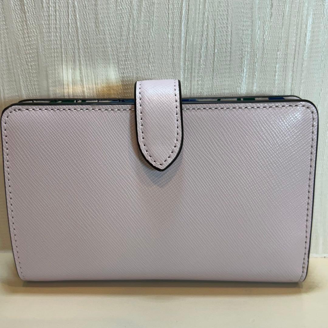 正月SALE新品未使用　箱入り　ギフト　ケイトスペード 二つ折り財布　フラワー