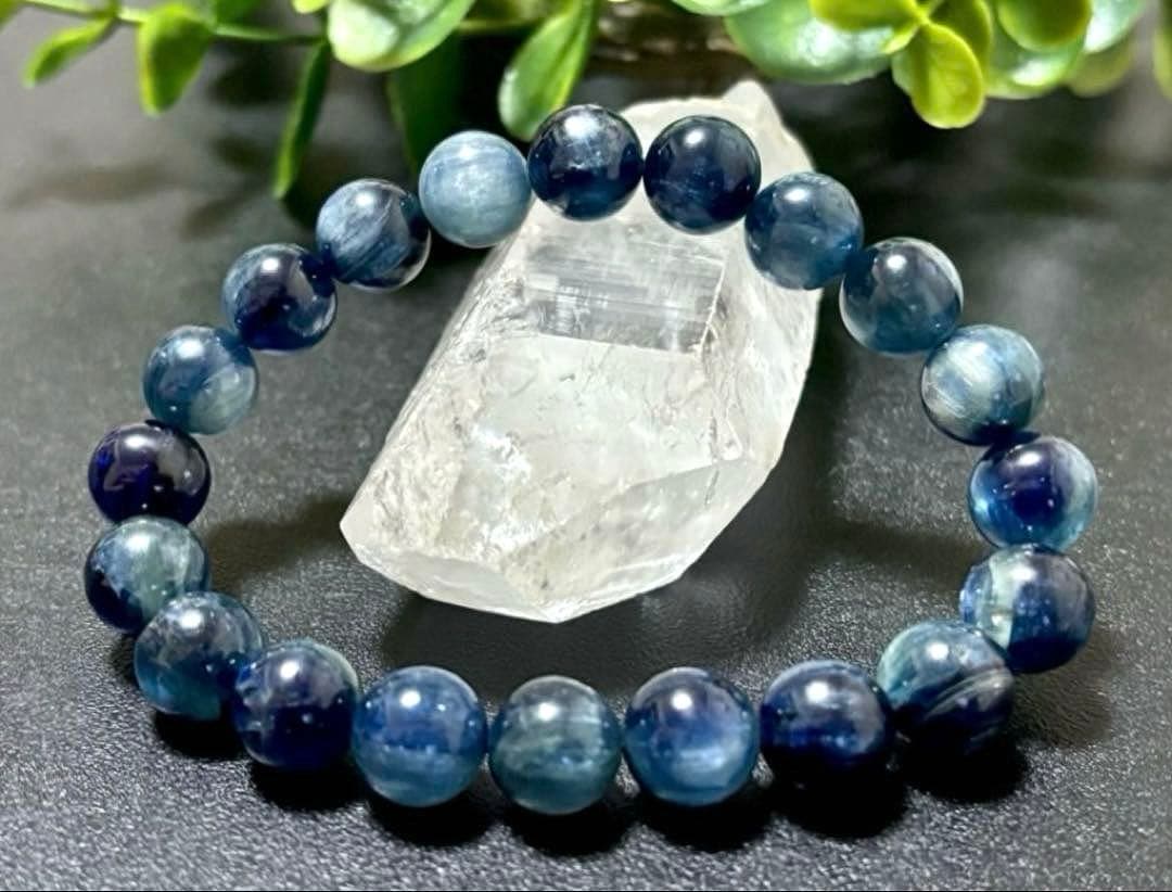 A-m@　究極品質　幻のモザンビーク産グリーンブルーカイヤナイト