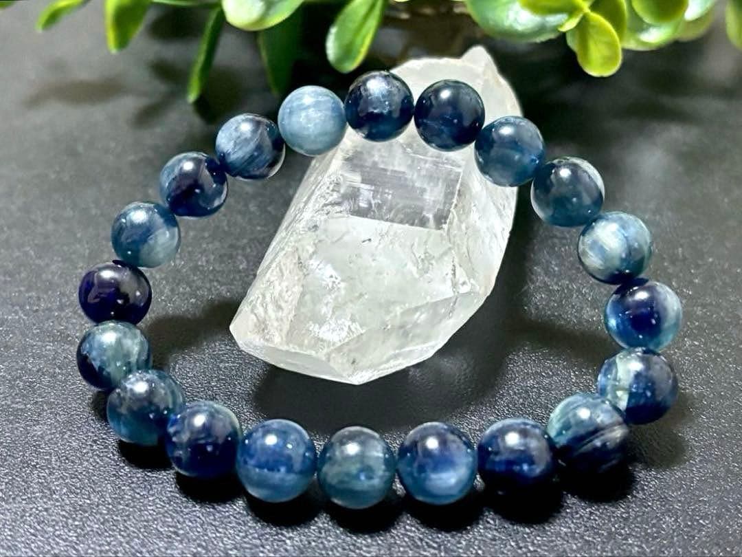 A-m@　究極品質　幻のモザンビーク産グリーンブルーカイヤナイト