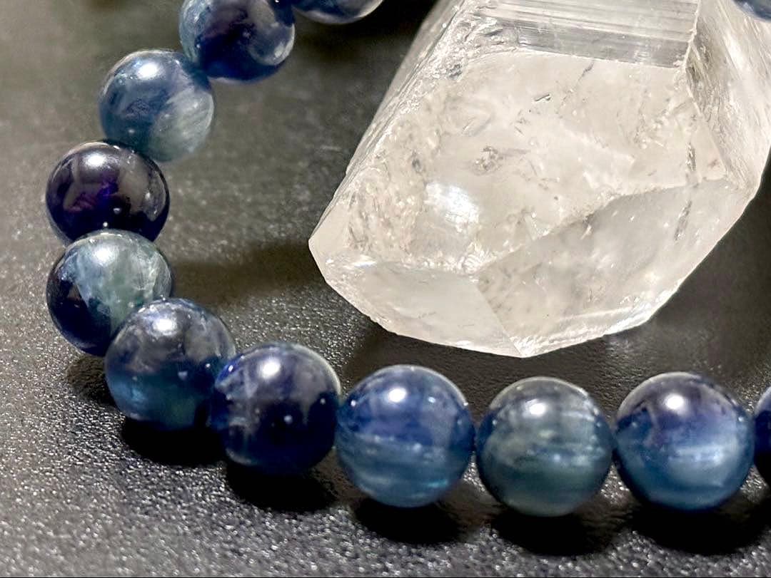 A-m@　究極品質　幻のモザンビーク産グリーンブルーカイヤナイト