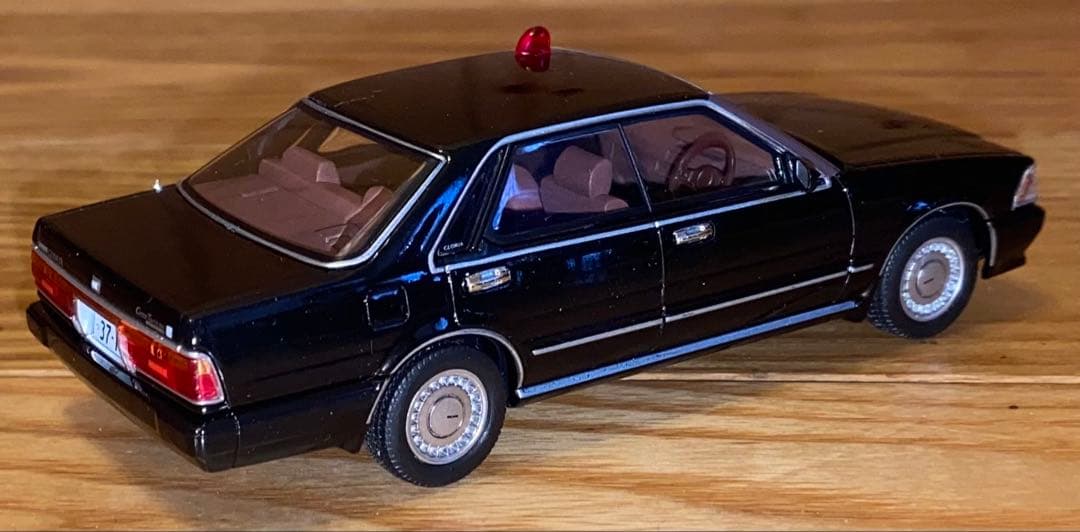 TOMYTEC 日産　グロリア パトカー 1/43
