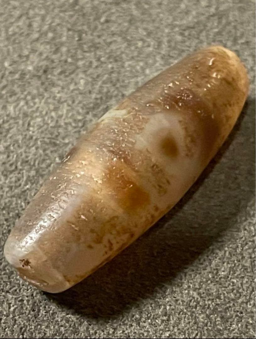 8〜12世紀ごろ　ブータン郊外出土品　古代天珠