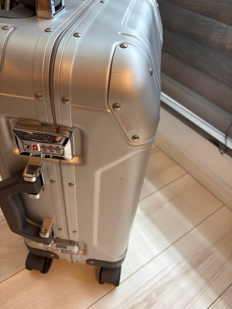 ZERO HALLIBURTON キャリーケース 31L 機内持ち込み可サイズ