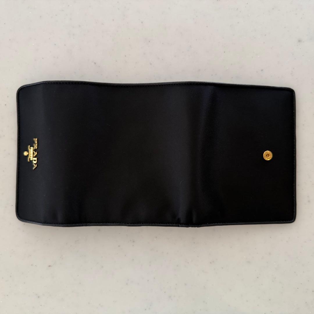 【未使用品】PRADA ブラック ナイロン 二つ折り財布