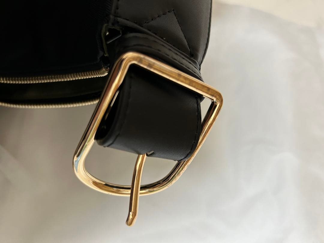 ランバンオンブルー LANVIN en Bleu ラドリー ボディバッグ