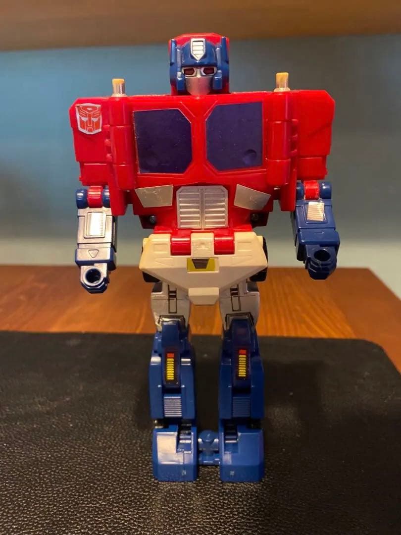 ★レア★トランスフォーマー　オプティマスプライム 変形フィギュア　希少　コンボイ