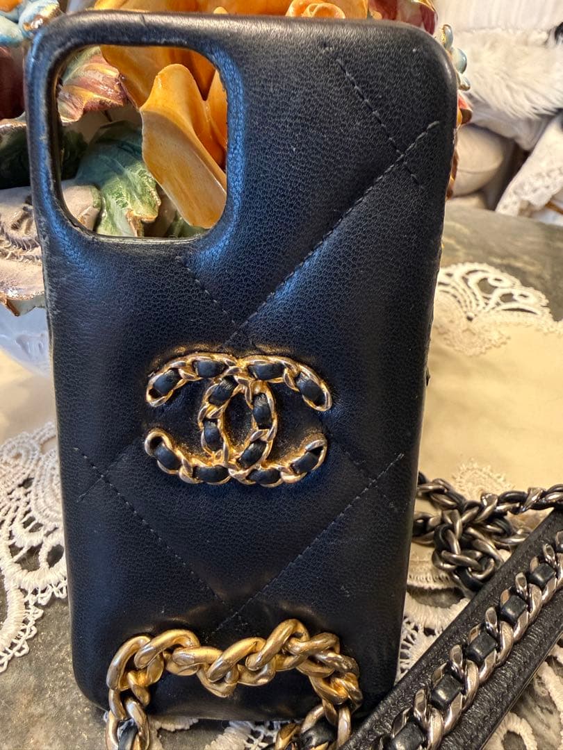 CHANEL iPhone11pro スマホケース　ショルダー