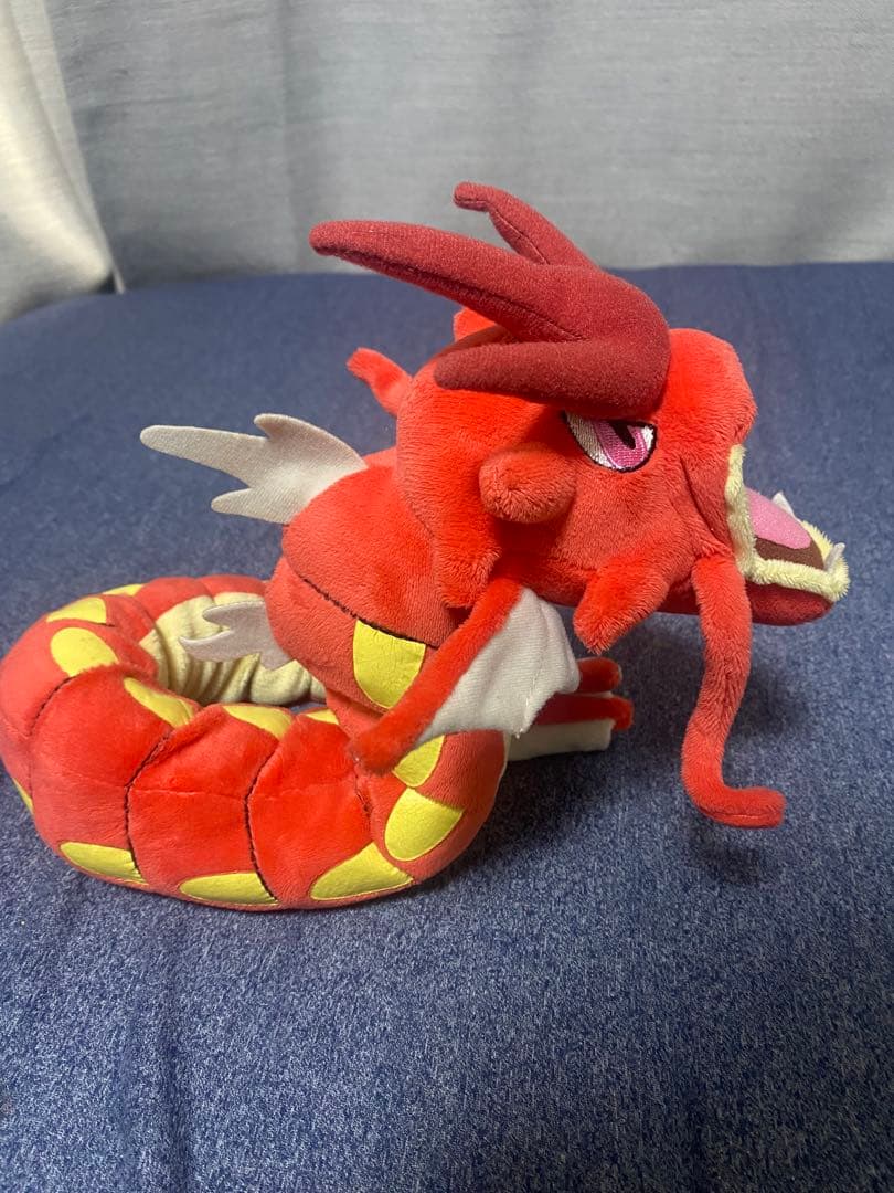 赤いギャラドス ぬいぐるみ