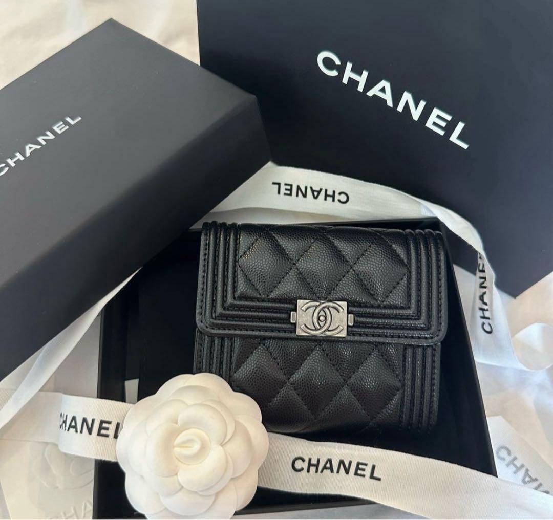 美品　CHANEL ボーイシャネル 三つ折り財布 キャビアスキン