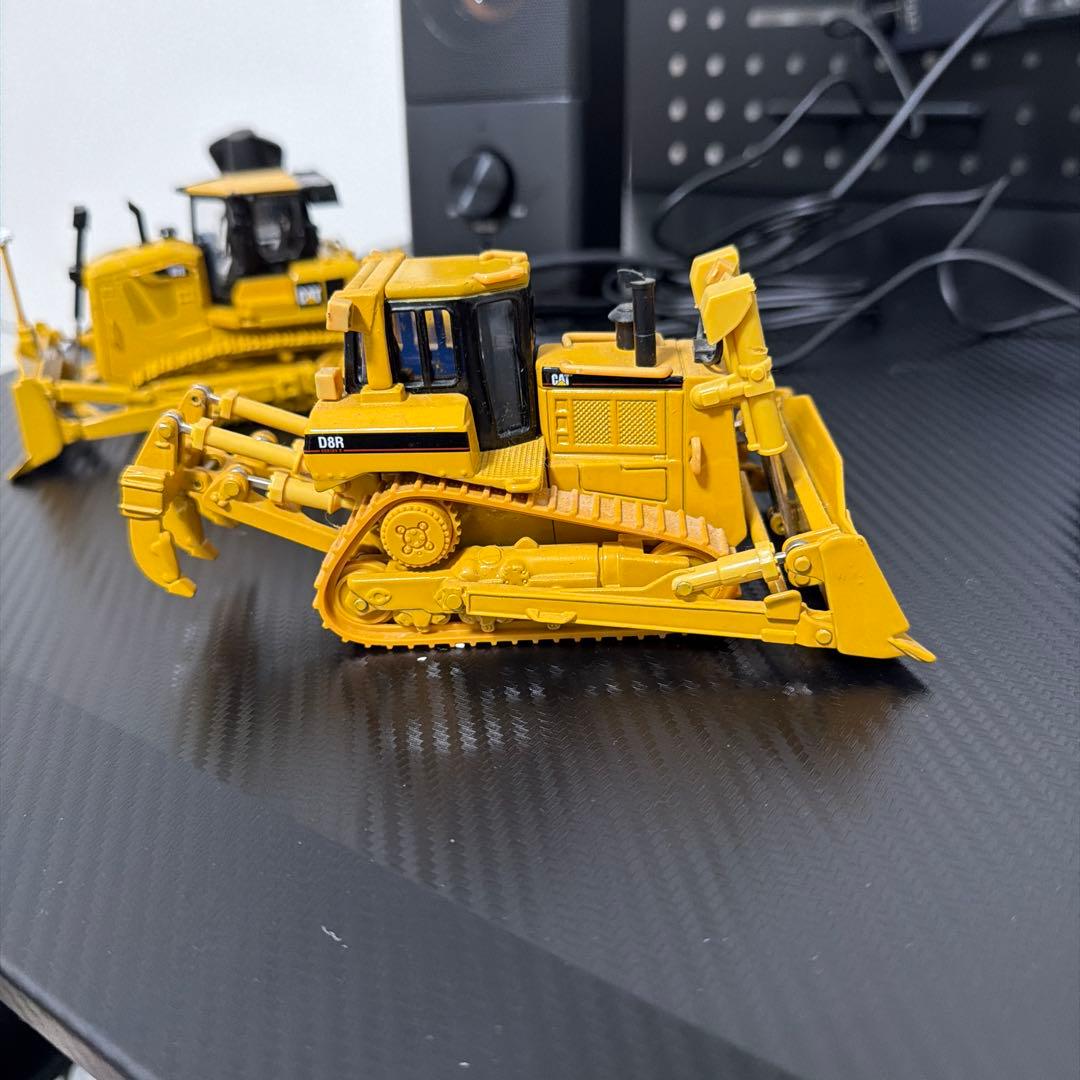 重機CATERPILLAR D8R イエロー