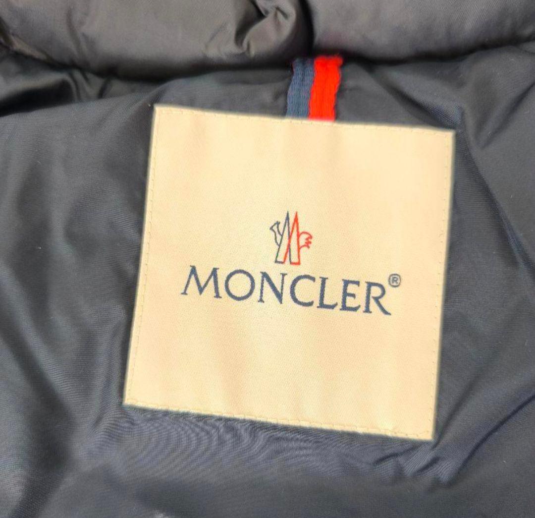 (本日限定値下げ)　未使用　モンクレール　ダウン　ネイビー　2A