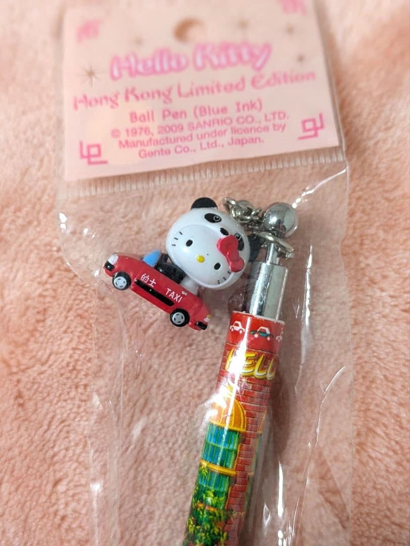 ハローキティ　香港　パンダタクシー