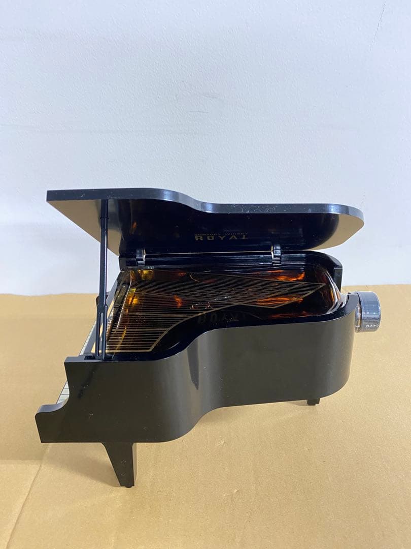 ◆未開栓古酒/サントリー/ウイスキー/ローヤル/ピアノ/楽器ボトル