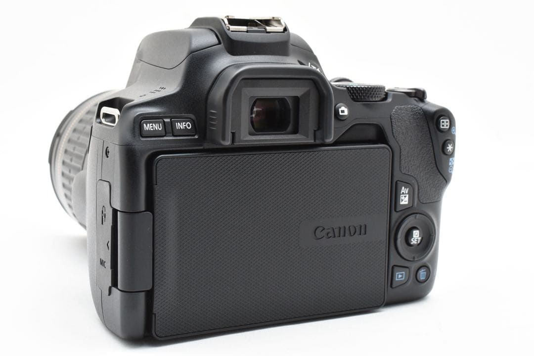 デジタル一眼レフカメラCANON EOS Kiss X10標準レンズセット