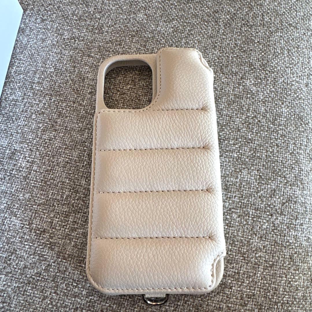 i phone 16 ベージュ　携帯カバー