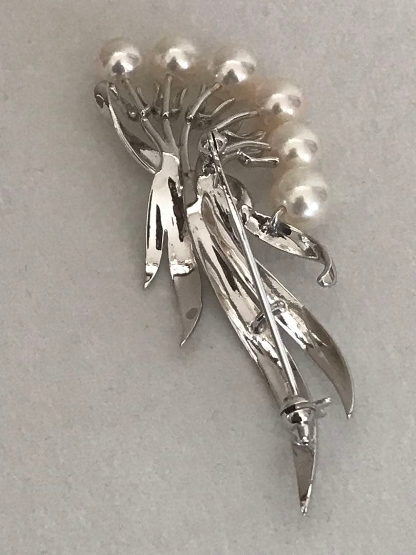 週末限定お値下げ！【未使用級！】ミキモト パール6珠　フラワーブーケ　ブローチ