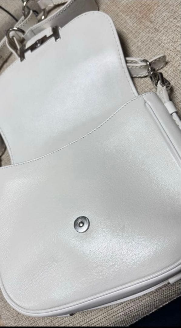 トッズ　ショルダーバッグ　ホワイト