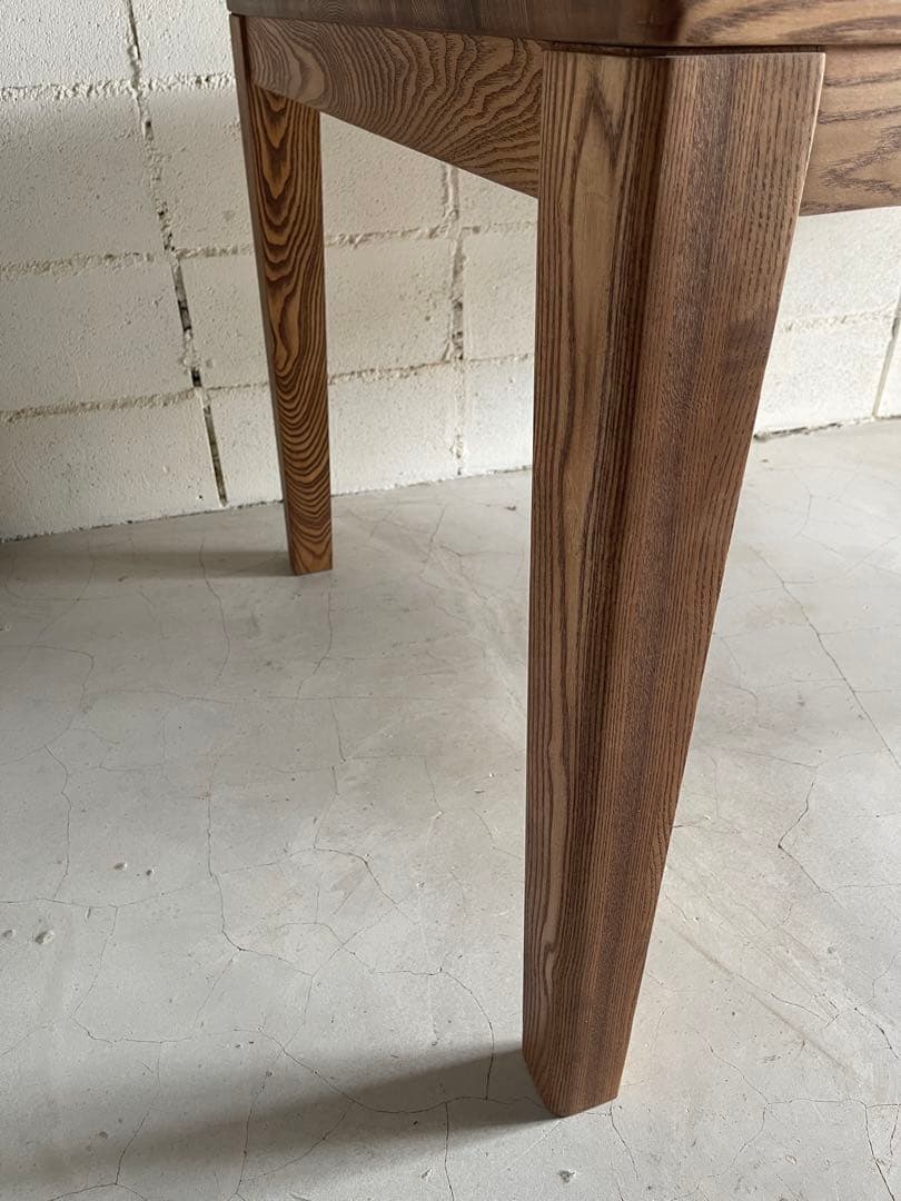 美品　天然木オーク無垢材　ダイニングテーブル　大手百貨店購入品　北欧　テーパー脚