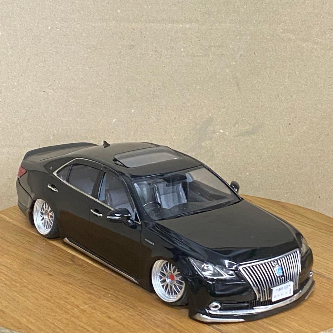 プラモデル完成品　 アオシマ 1/24 クラウンロイヤル　 21マジェスタ化