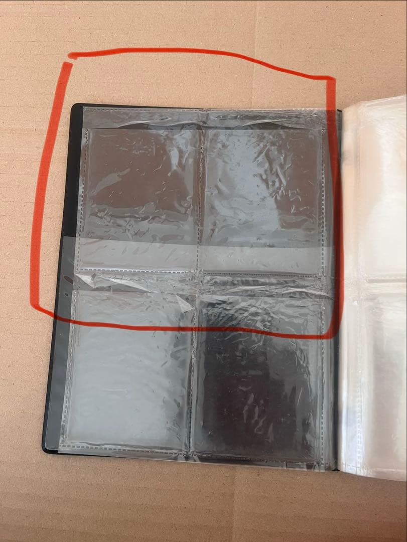 ムシキングのカード125枚とカードケース(一部セロハンで補強止有)とシールセット