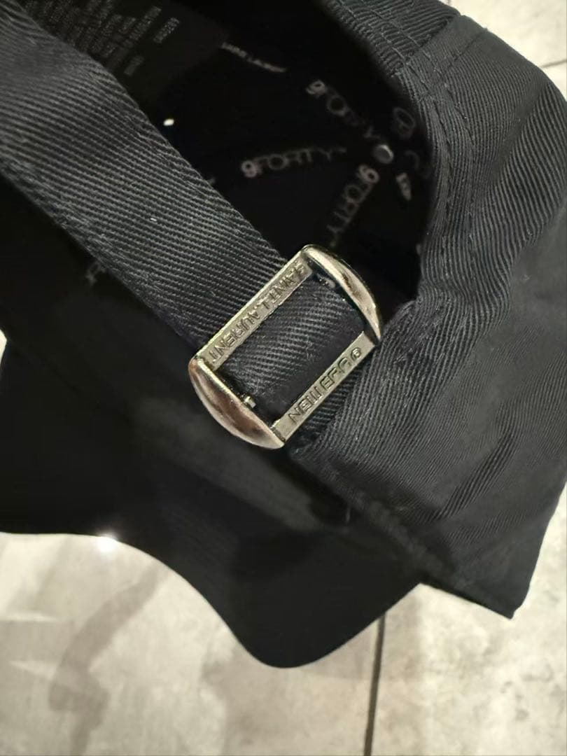 SAINTLAURENT ×NEWERA 9FORTY キャップ