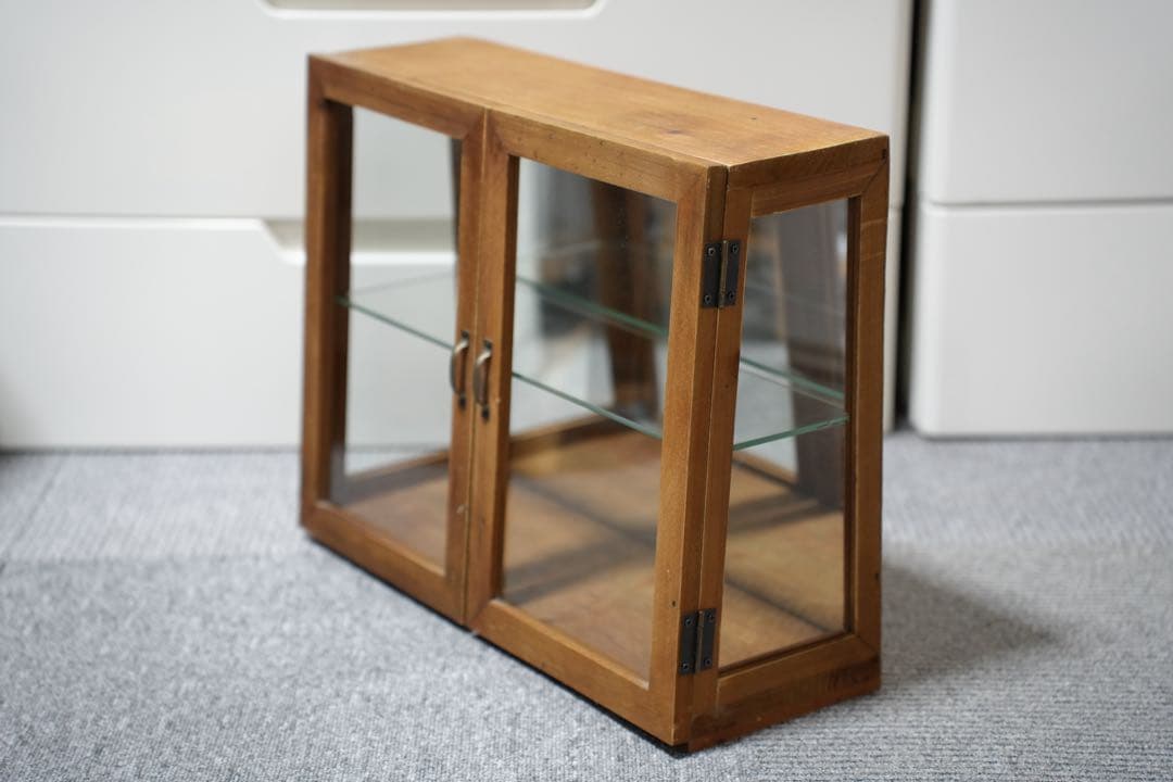 ガラスケース　コレクション アンティーク調　キャビネット　古道具　ショーケース