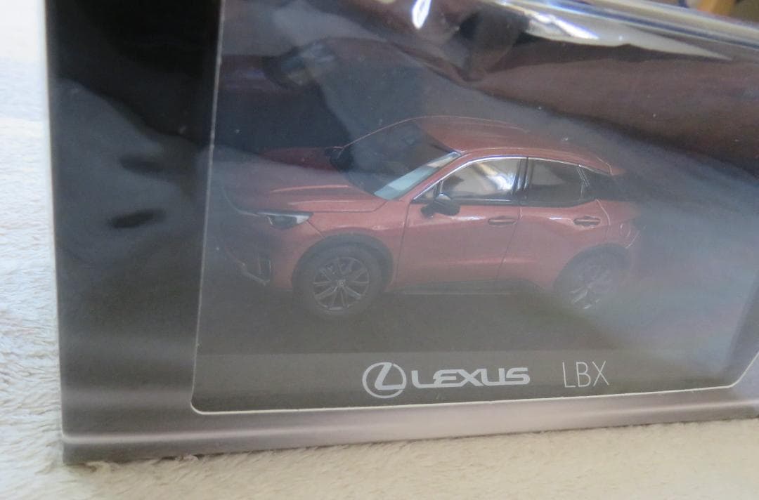 d*e様 非売品／未開封／新品 レクサス LEXUS LBX ミニカー LHD