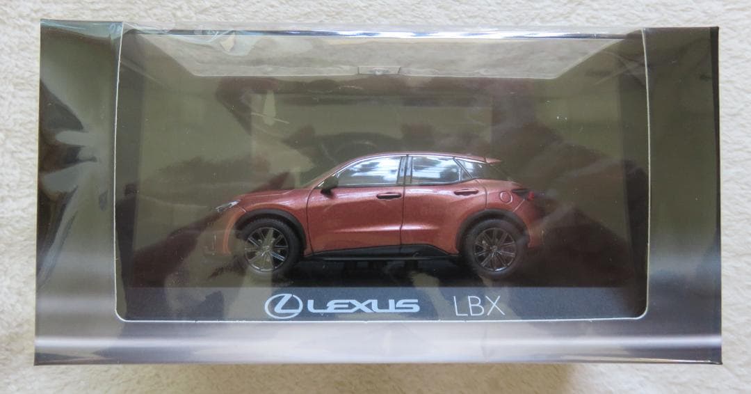 d*e様 非売品／未開封／新品 レクサス LEXUS LBX ミニカー LHD