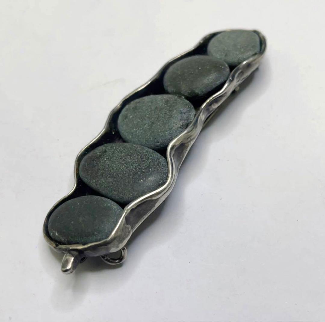 金工作家 松江美枝子作 銀製 ブローチ兼ペンダントトップ えんどう豆 サイン入り