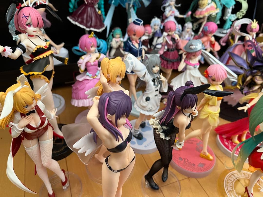 初音ミク、ラム多め　美少女フィギュア37個セット