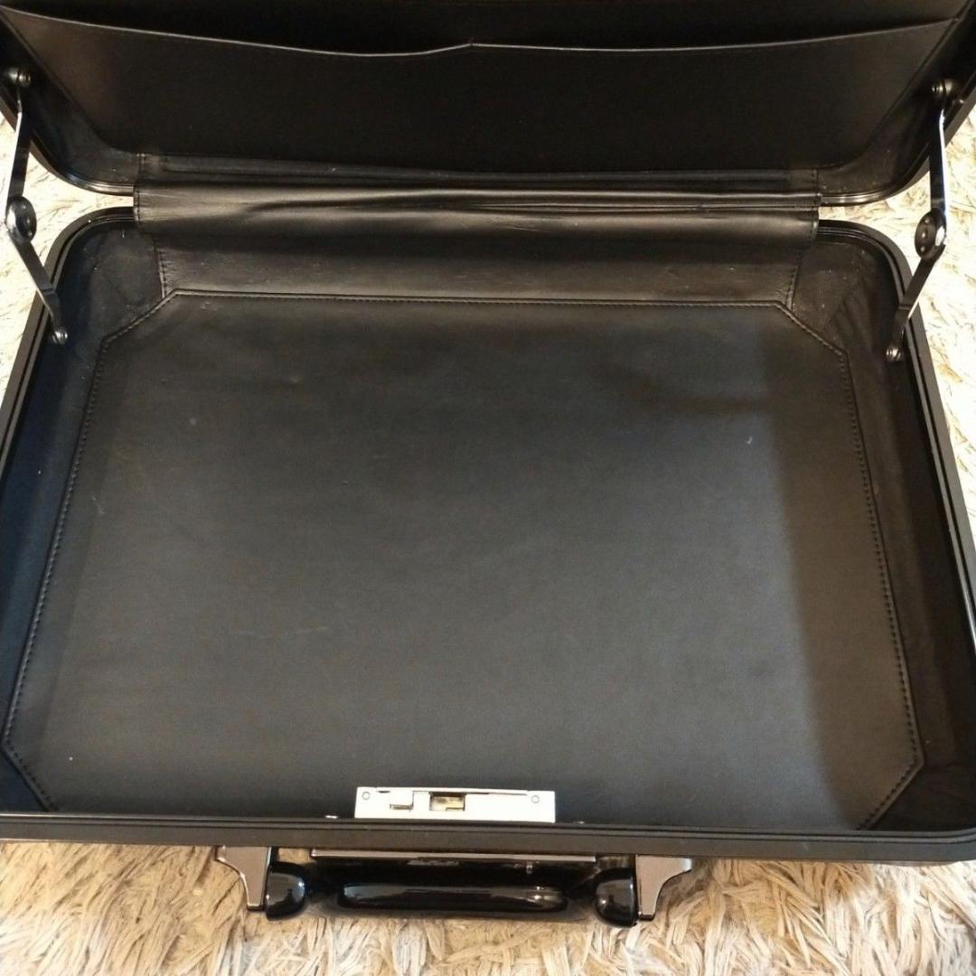 新作　ゼロハリバートン PURSUIT ALUMINUM アタッシュケース