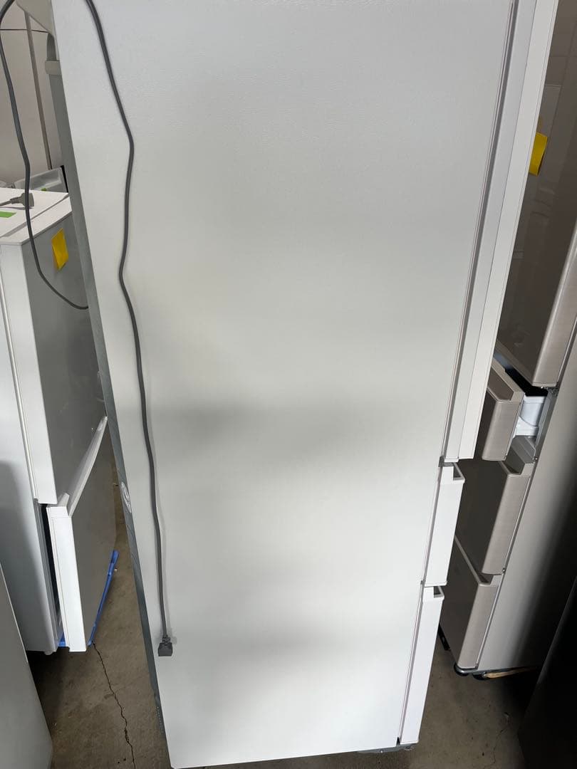 2022年製　326L TOSHIBA GR-U33SC冷凍冷蔵庫　送料無料　T