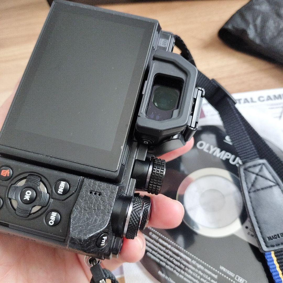 OLYMPUS OM-D E-M10 Mark II ダブルズームキット