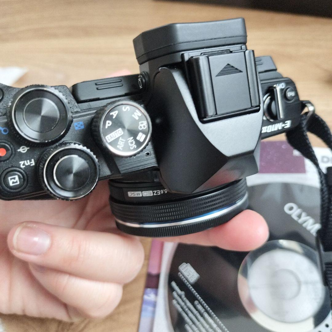 OLYMPUS OM-D E-M10 Mark II ダブルズームキット