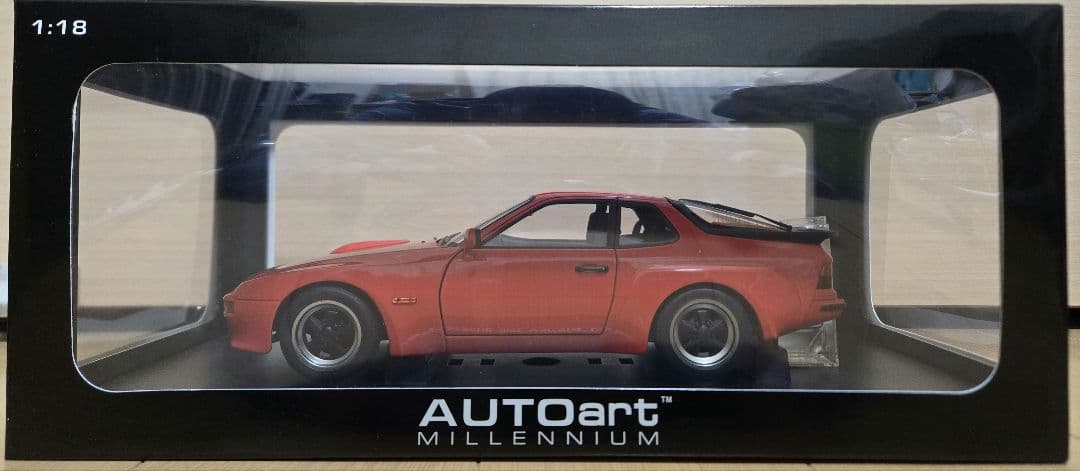 ミニカー AUTOart 1/18 PORSCHE 924 Carrera GT