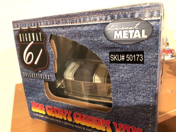 1974 シェビーバン　1/16 ミニカー