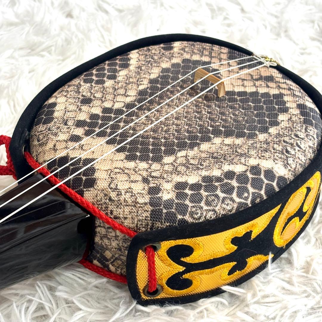 ✨美品✨沖縄三線 三味線 人工革　合皮 ヘビ柄　ソフトケース付 民族楽器 弦楽器