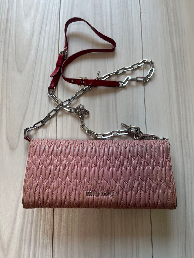 miumiu ピンク ショルダーウォレット