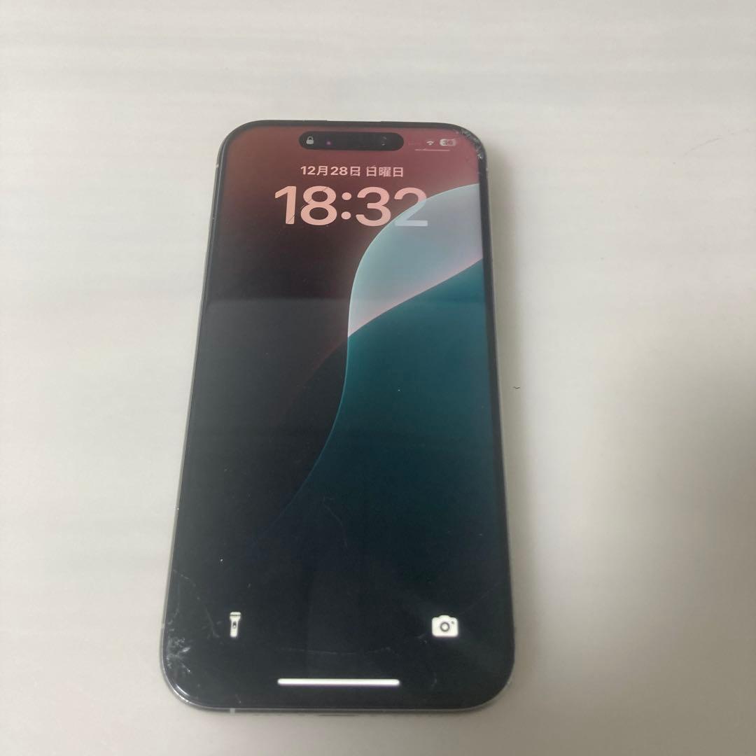 iPhone 15 proホワイト 128GB iPhone本体　ジャンク