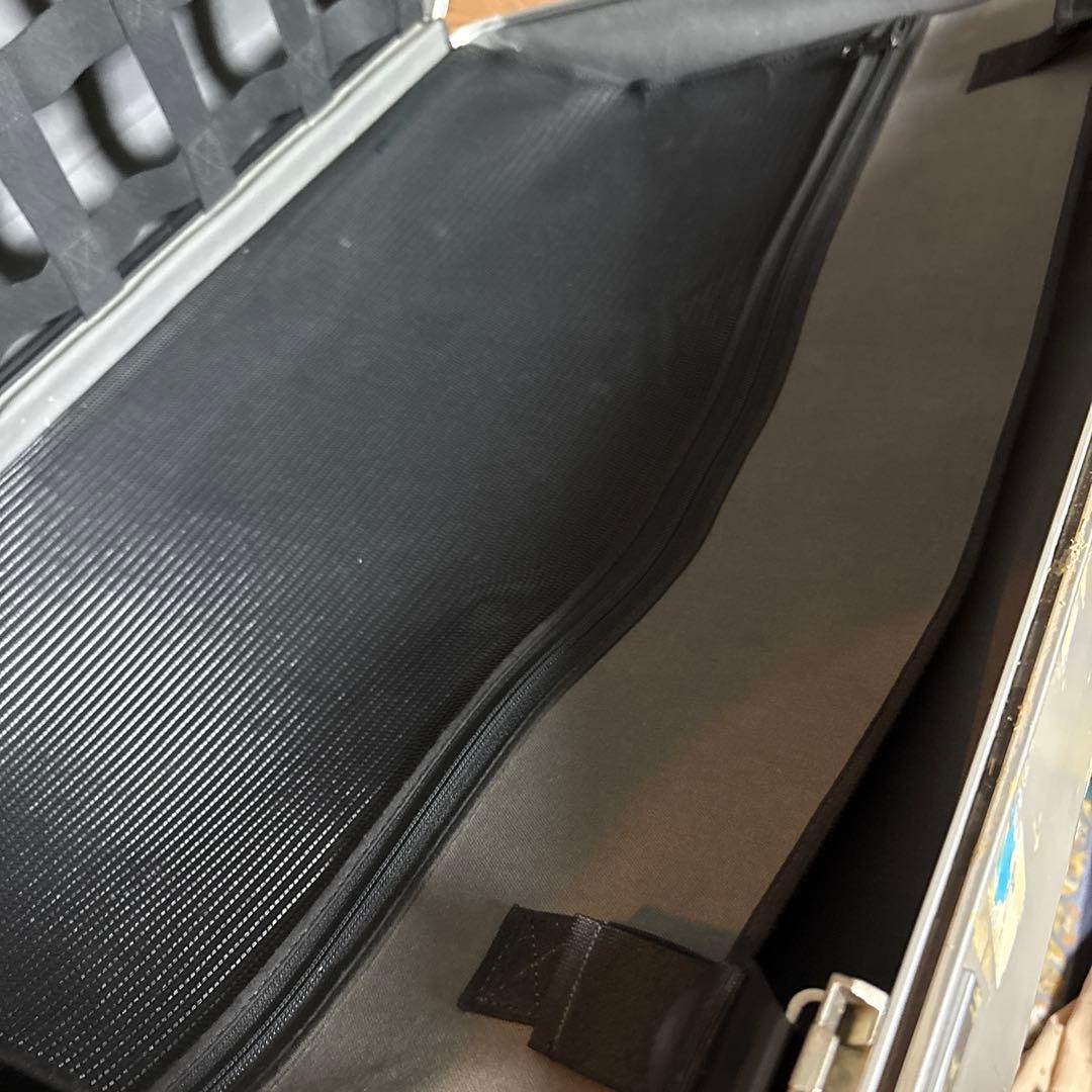 旅の雰囲気あり　格好いい大型　ゼロハリバートン　アルミ製スーツケース 車輪交換済