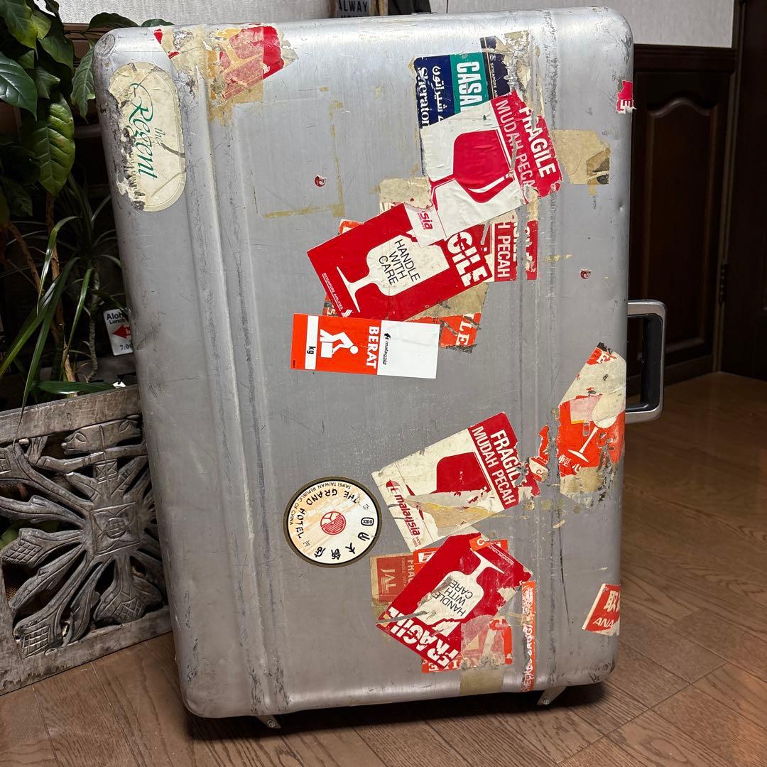 旅の雰囲気あり　格好いい大型　ゼロハリバートン　アルミ製スーツケース 車輪交換済