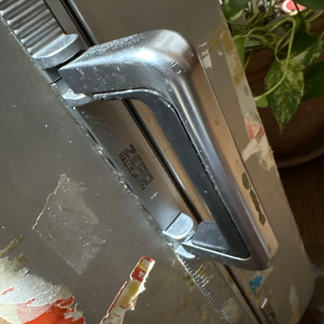 旅の雰囲気あり　格好いい大型　ゼロハリバートン　アルミ製スーツケース 車輪交換済