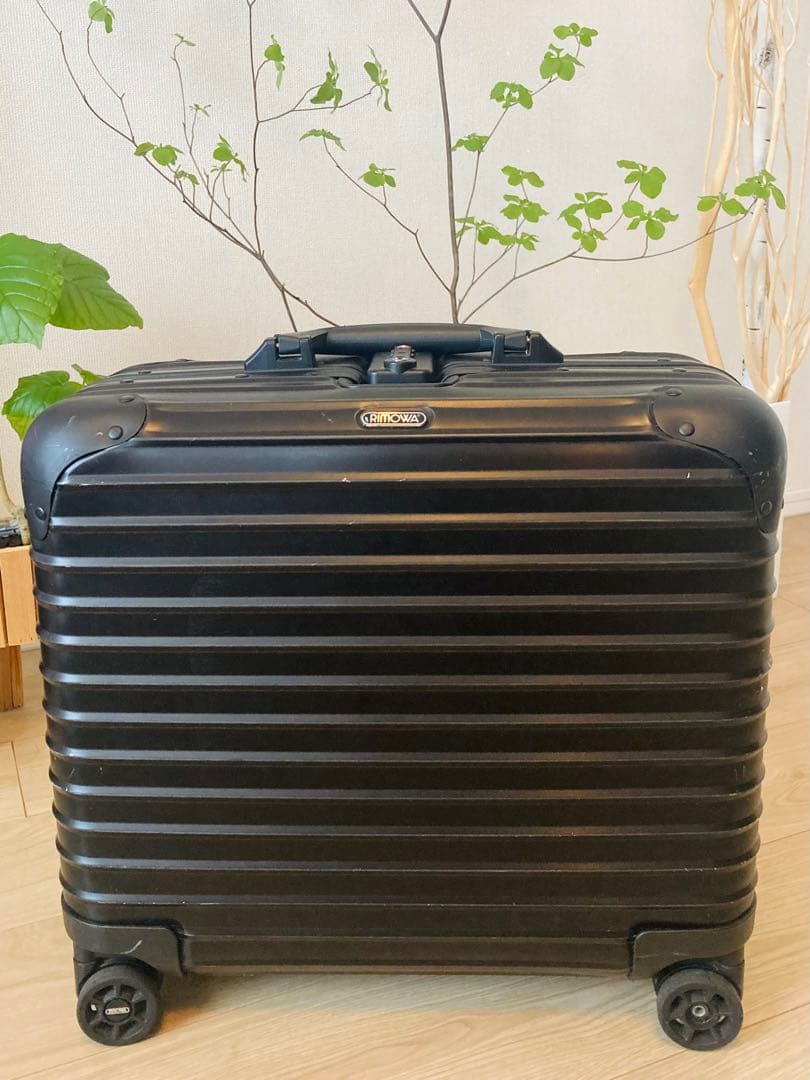 ★ RIMOWA リモワ　ステルス　ビジネストロリー4輪　ブラック　重厚感