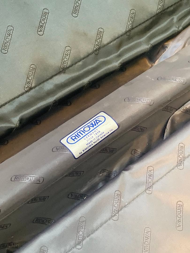 ★ RIMOWA リモワ　ステルス　ビジネストロリー4輪　ブラック　重厚感