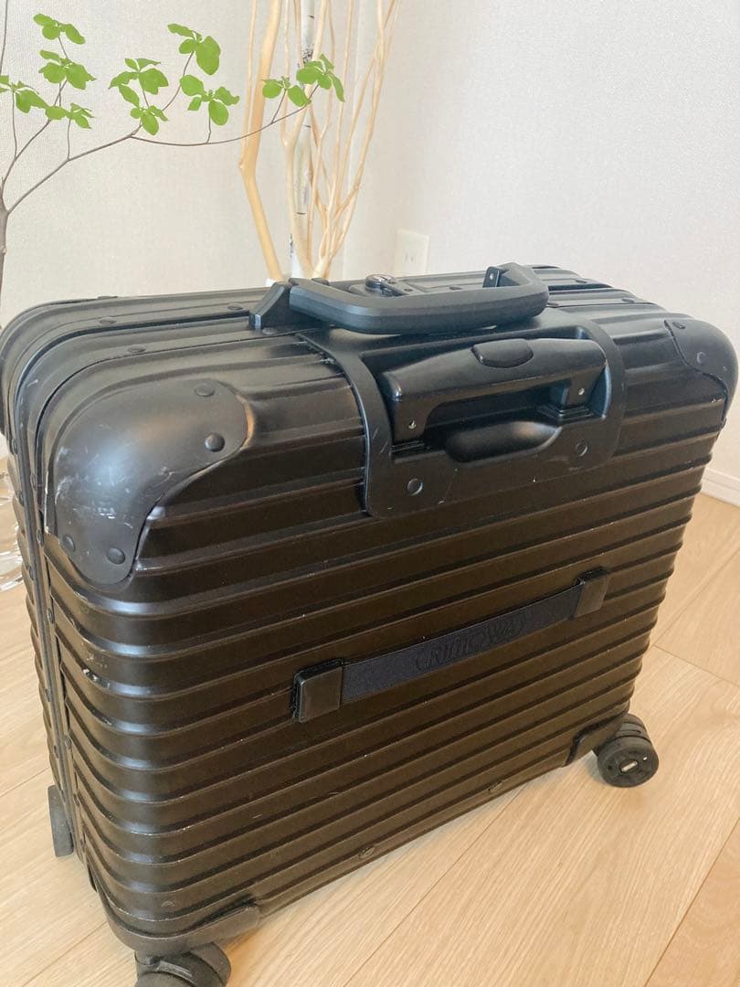 ★ RIMOWA リモワ　ステルス　ビジネストロリー4輪　ブラック　重厚感