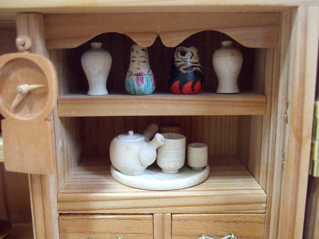 古い雛道具「台所セット」 ガラスケース付き / ミニチュア